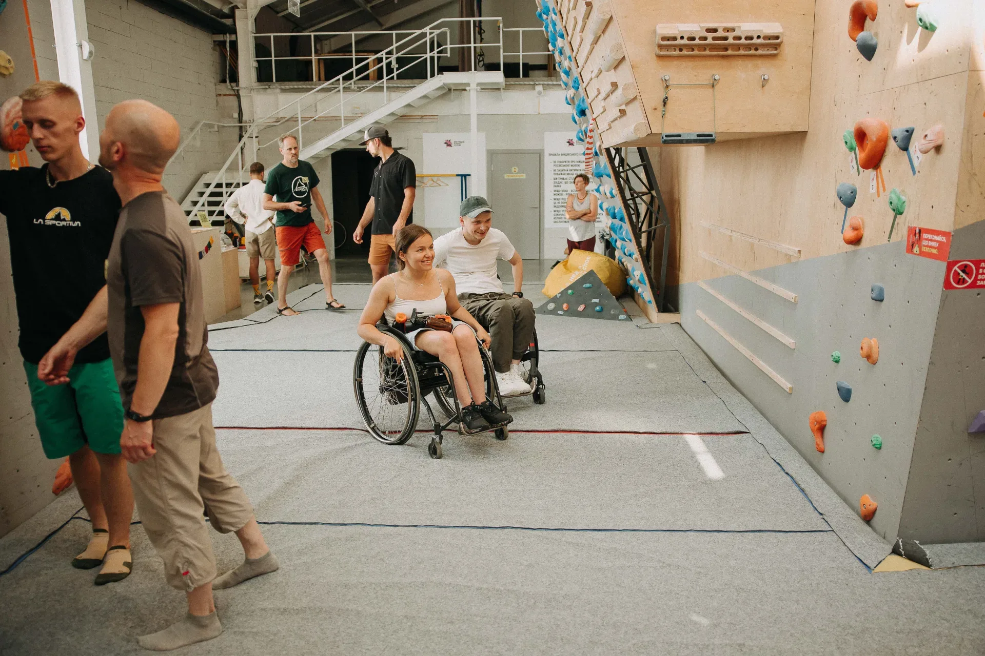 Фото з події «The Adaptive Climbing Program: від теорії на скеледромі до практики на скелях Кам’янця-Подільського»
