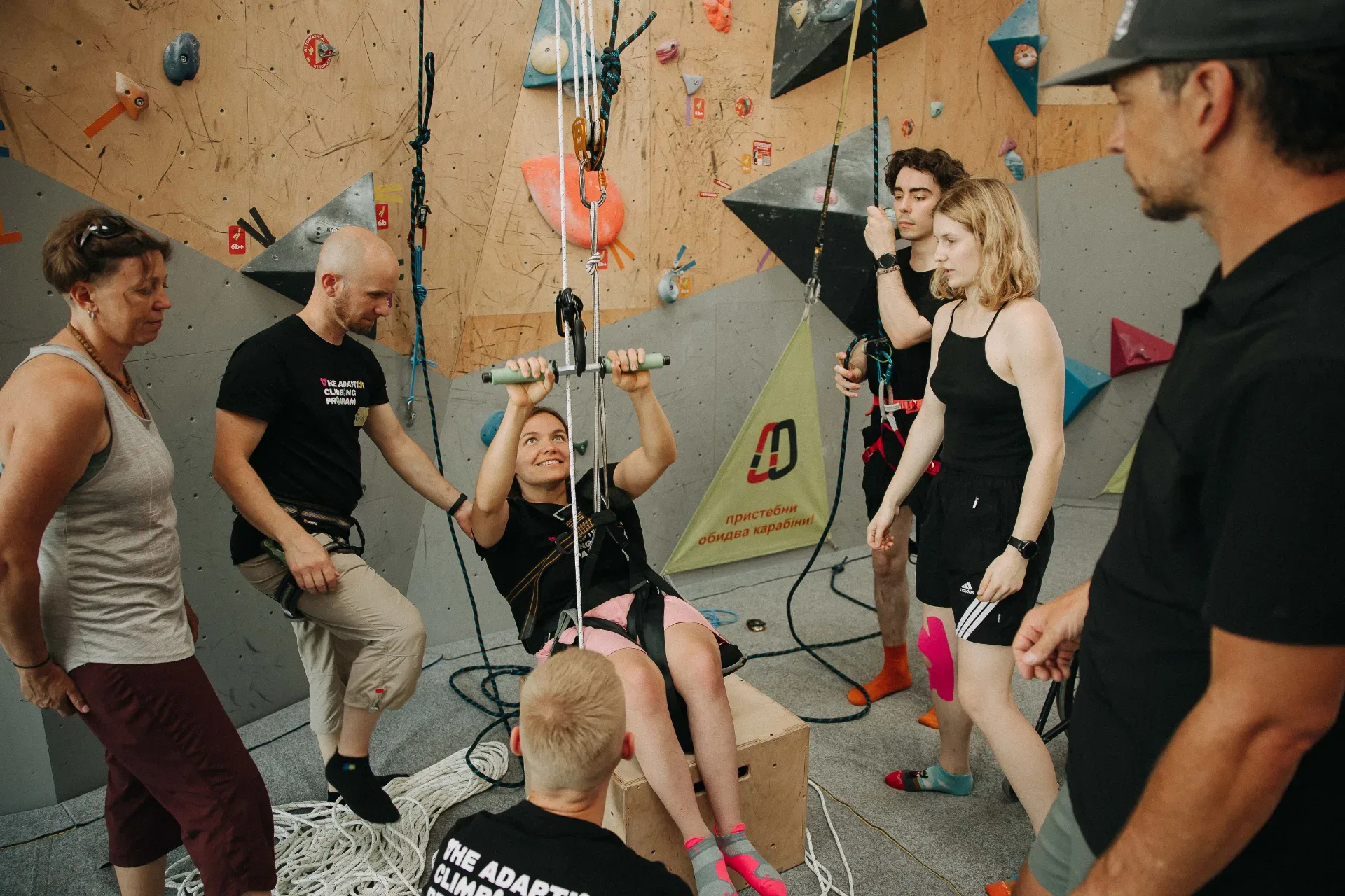 Фото з події «The Adaptive Climbing Program: від теорії на скеледромі до практики на скелях Кам’янця-Подільського»