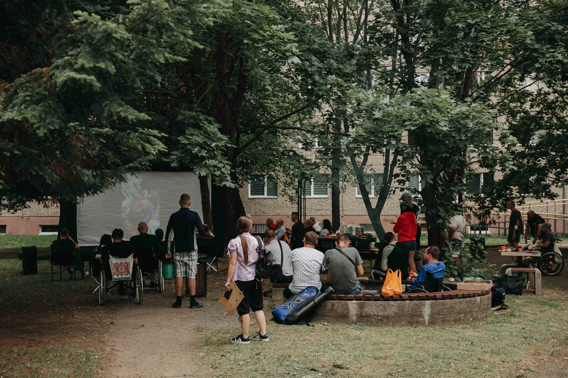 Фото з події «Вечір з ПЕТРОСОМ у внутрішньому дворику обласної лікарні»