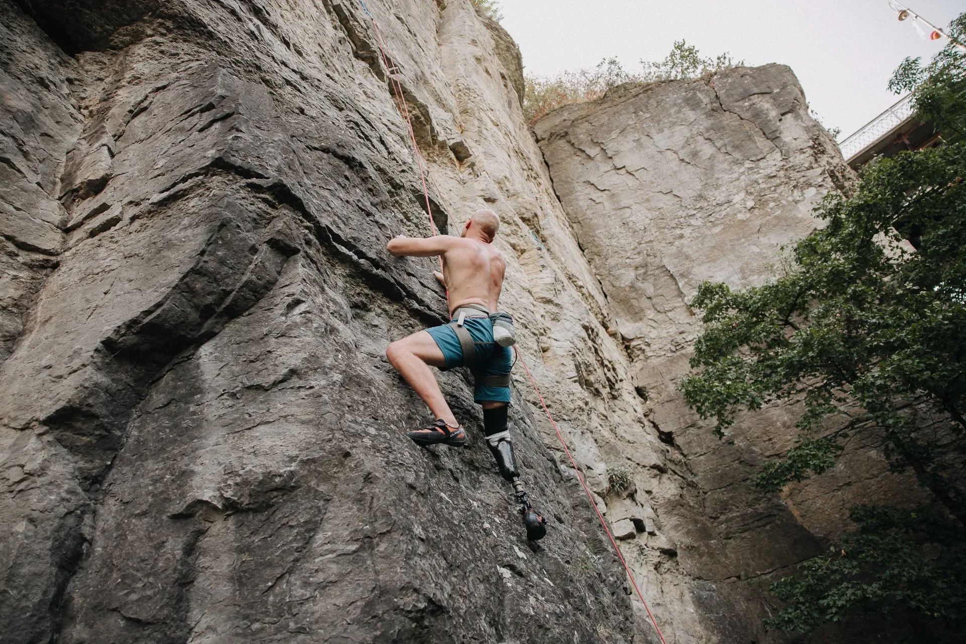 Фото з події «The Adaptive Climbing Program: від теорії на скеледромі до практики на скелях Кам’янця-Подільського»